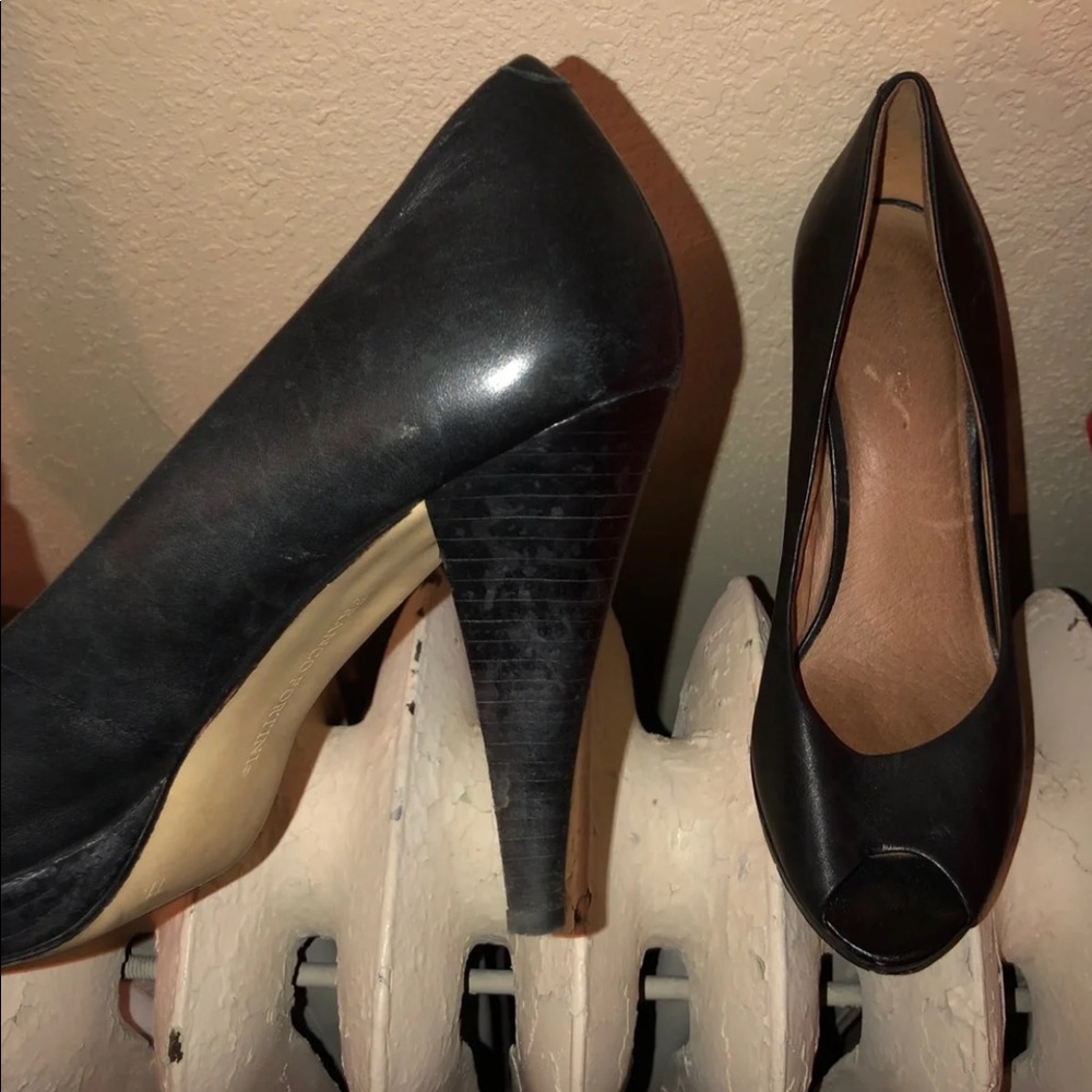 Heels - Picture 3 of 3